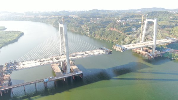点搭网配资 预计年底全线通车！成南高速扩容项目嘉陵江特大桥合龙